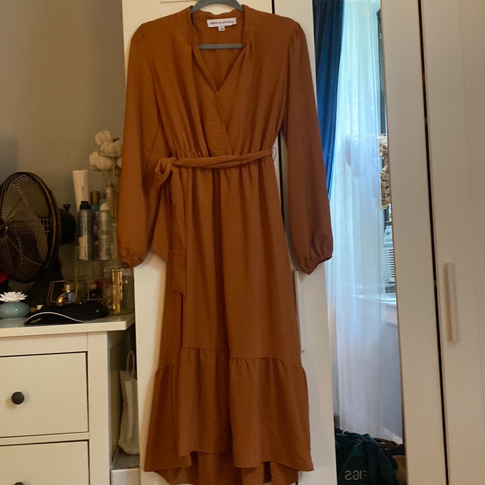 Emma & Michelle midi dress in rustic mustard color. Great for fall, size S